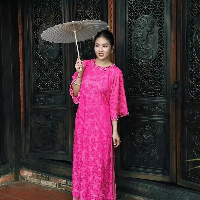 Sét áo dài gấm đính cườm mixx quần phi lụa xịn sét áo dài thiết kế ngũ thân tay chẽn đen đính nơ cúc áodài các 1