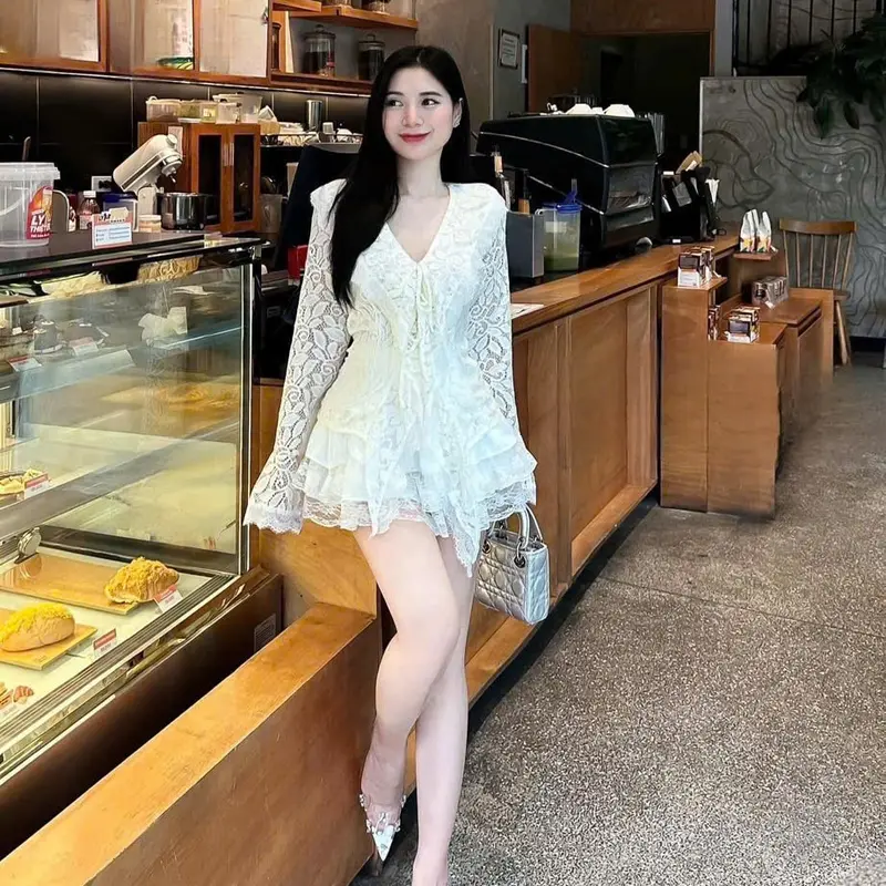 Sét đồ nữ chất ren tay dài cổ V kèm chân váy ngắn xòe xinh xắn sang chảnh 4