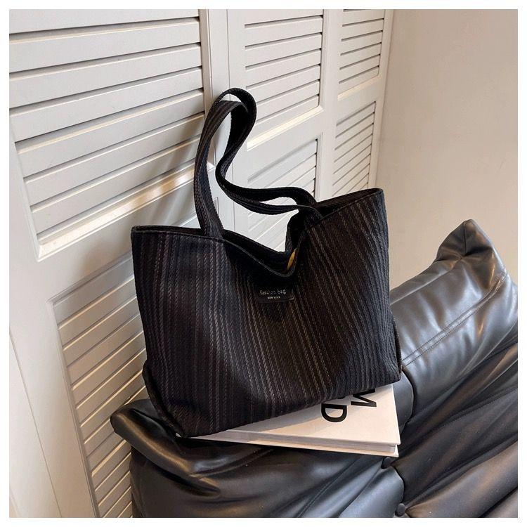 Product Introduction of Túi Tote Sức Chứa Lớn, Thời Trang Phong Cách Hàn Quốc, Túi Tote Đeo Vai Đơn Giản, Thích Hợp Cho Sinh Viên Đại Học Và Phụ Nữ, Phong Cách Ins, 2024 Bag Chữ Nhật 13
