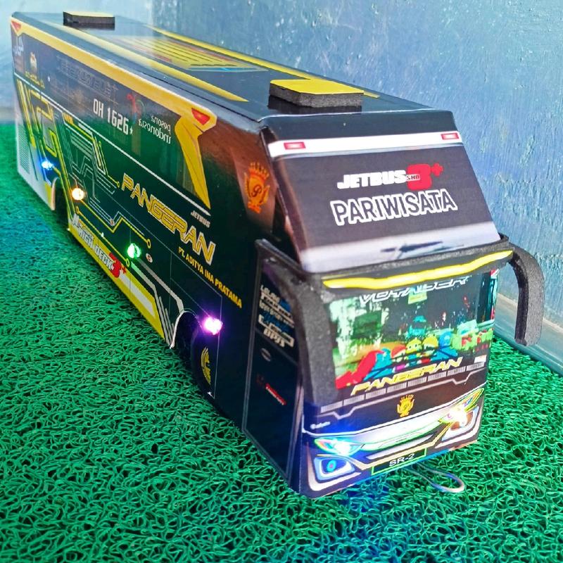 Miniatur Bus Telolet Basuri lampu LED mainan Anak 6