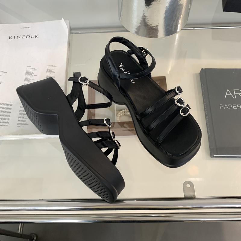 Sandal nữ quay phối đá hình trái tim ,tròn ,đế độn 7p (425-5E),chân mỏng lùi 1 size 1