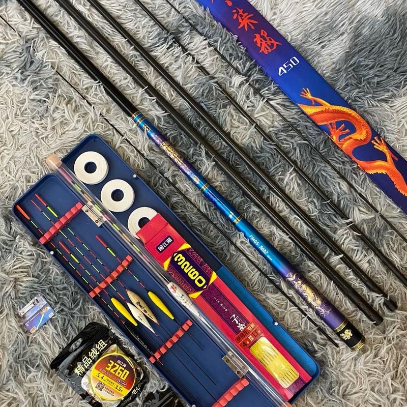 Combo cần câu cá Phục Long Chiến Thần 5H bao gồm : 5 phao ngày - 1 phao đêm ( kèm pin ) - 1 thẻo 3260 gồm 10 lưỡi - 2 trục buộc sẵn 3260 - 1 hộp đựng phao