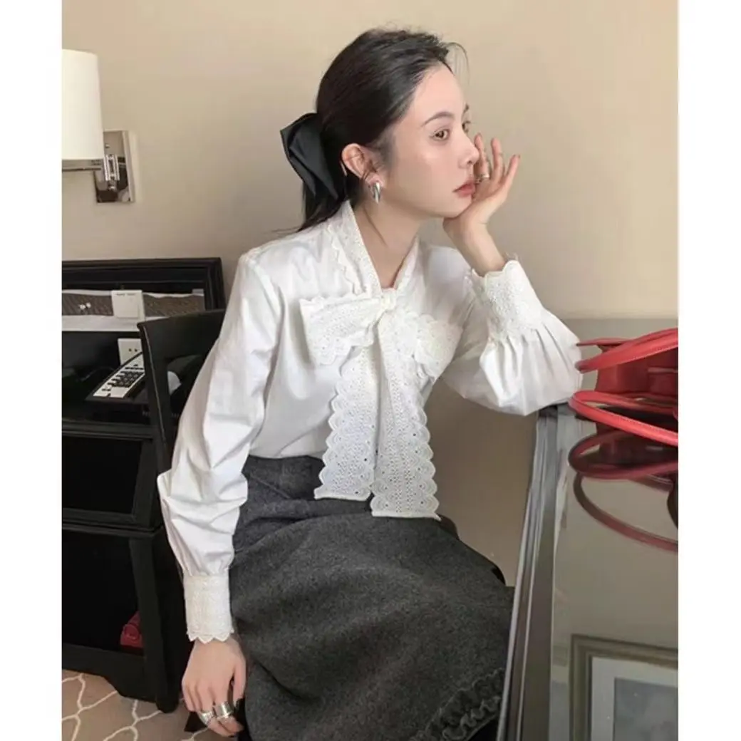 Áo Sơ Mi Trắng, OOTD, Dành Cho Nữ, Bộ Sưu Tập Mùa Xuân 2024 Mới, Trẻ Trung Và Đẹp, Thời Trang, Áo Dài Tay, Phong Cách Pháp, Cổ Điển, Có Nơ