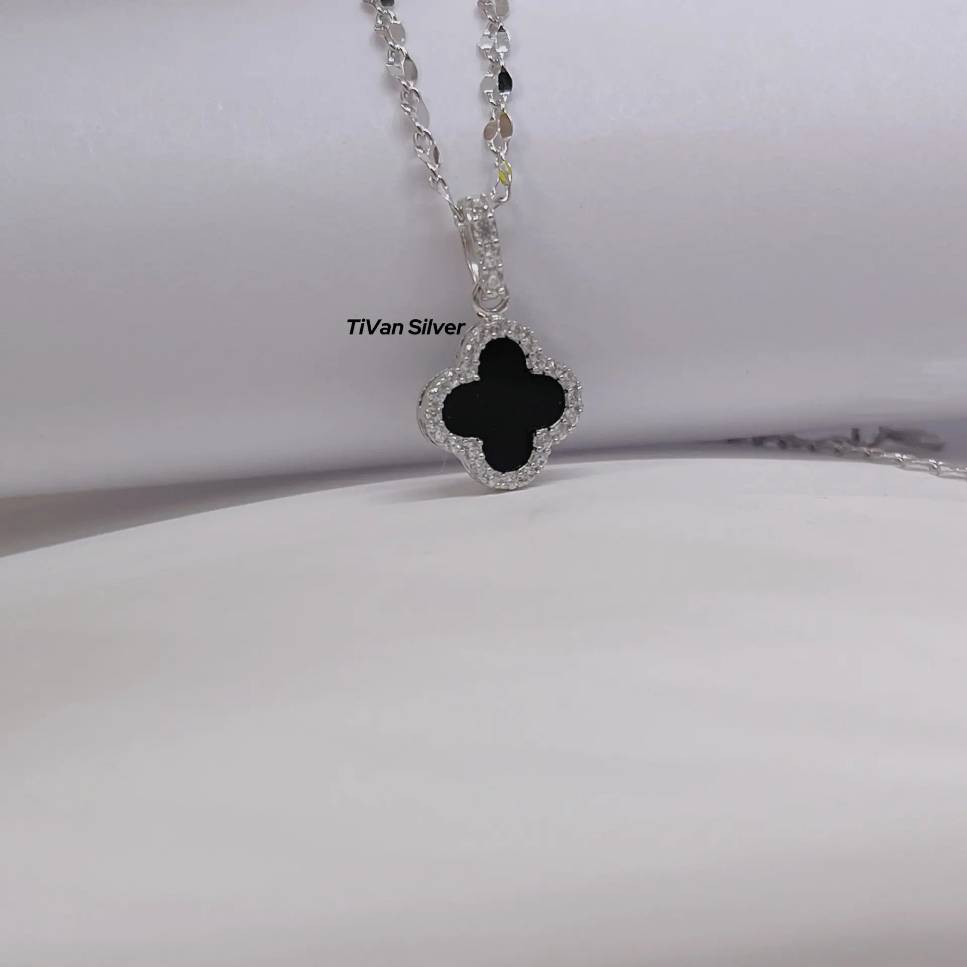 Mặt Lẻ (KHÔNG KÈM DÂY) Bạc Xi Kim Cao Cấp S950 Kiểu Cỏ 4 Lá Đá Đen 10 Li Thời Trang TiVan Silver