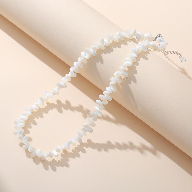 Product Introduction of S925 Silver Natural Rice Grain Shell Necklace Female Irregular Scattered Stitching Shell Niche Personality European and American Clavicle Chain 2