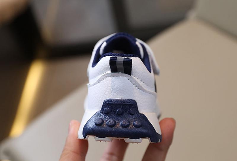 Product Introduction of Autumn New Children Sneaker Korean College Student Running Shoes Versatile Casual Boys and Girls Dad Shoes 13