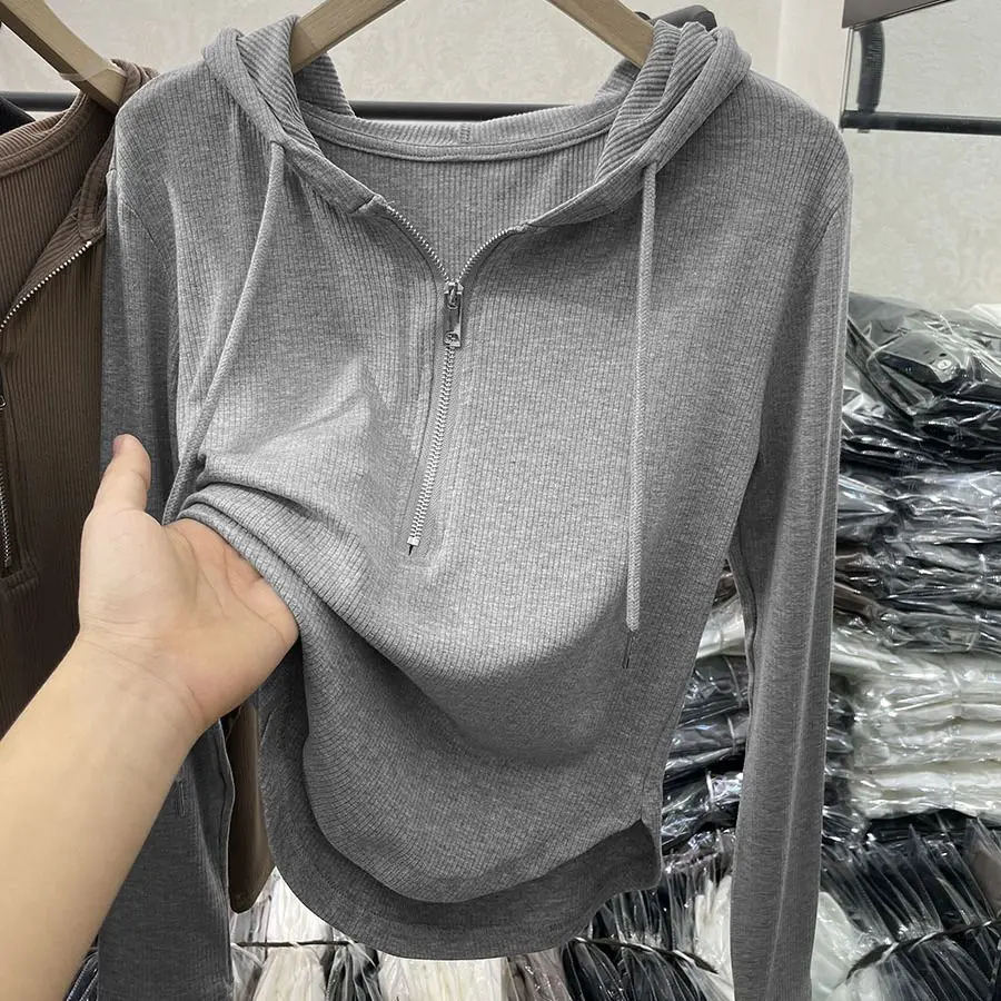 Áo Dài Tay Có Mũ Cá Tính Khóa Kéo Nửa Dễ Phối Đồ Phong Cách Instagram Hợp Xu hướng Màu Trơn Cổ Điển Áo Thun Mùa Mùa Xuân Và Mùa Thu Thường Ngày Sợi Cho Nữ