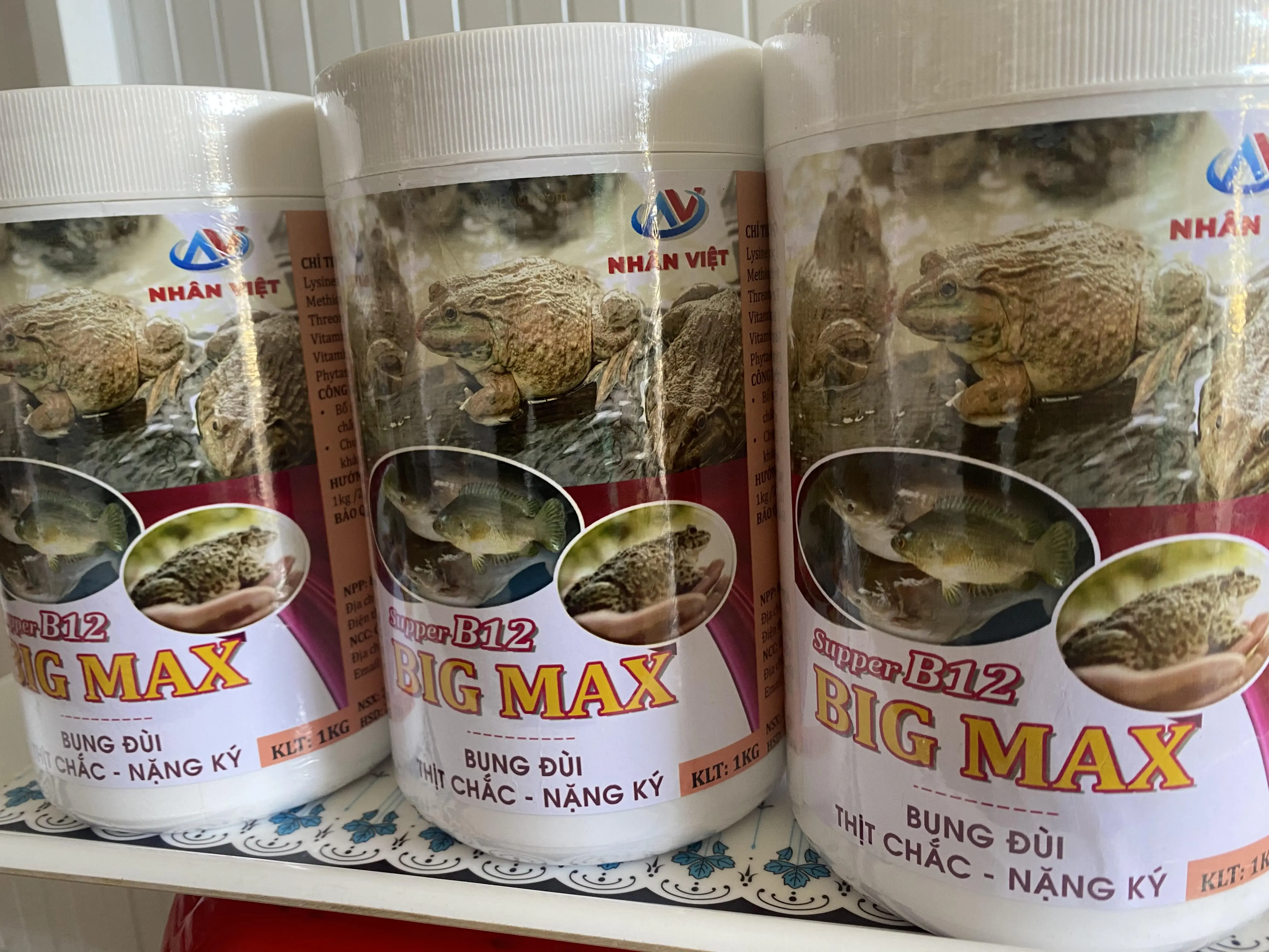 BIG MAX SUPPER B12 GIÚP ẾCH BUNG ĐÙI CHẮC THỊT- gói bột dinh dưỡng dành cho ếch b12  của super  b12