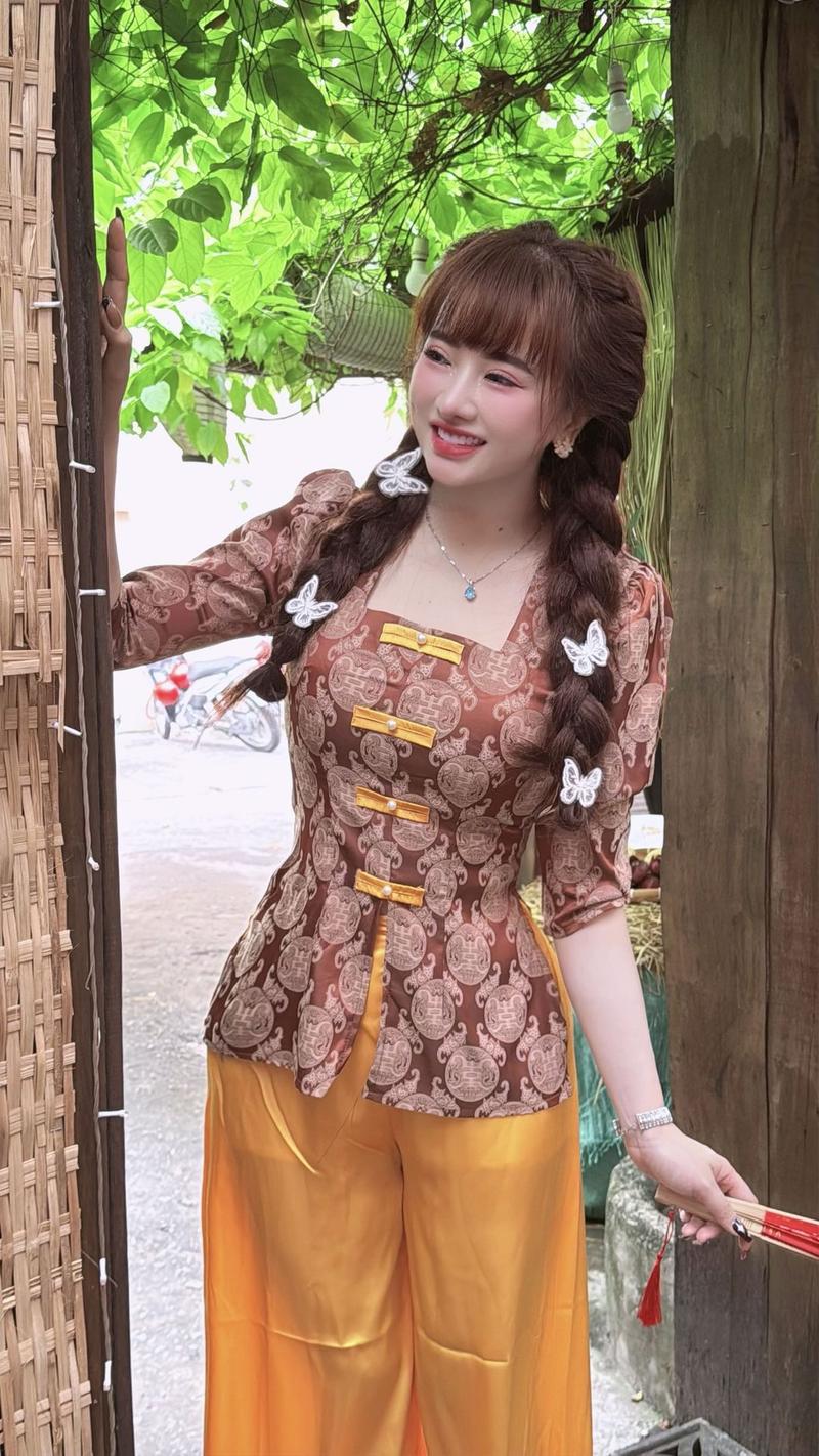 Product Introduction of Bộ Bà Ba Cổ Vuông 40-80 Kí Áo Gấm Quần Latin 11