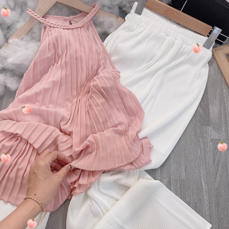 Set áo yếm hồng + quần dập li trắng 4