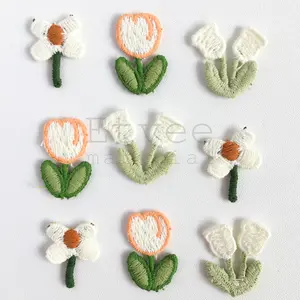 APK113  Aplikasi bordir rajut knit bunga tulip putih patch bros