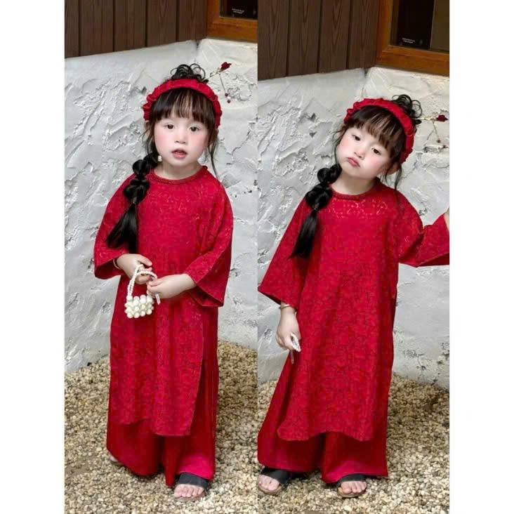  Áo Dài D9 Gấm Đỏ Tây Bé Gái Cổ Tết Tròn Phối Lụa Ngọc Trai Cao Cấp Tặng Bờm Theo Mẫu 