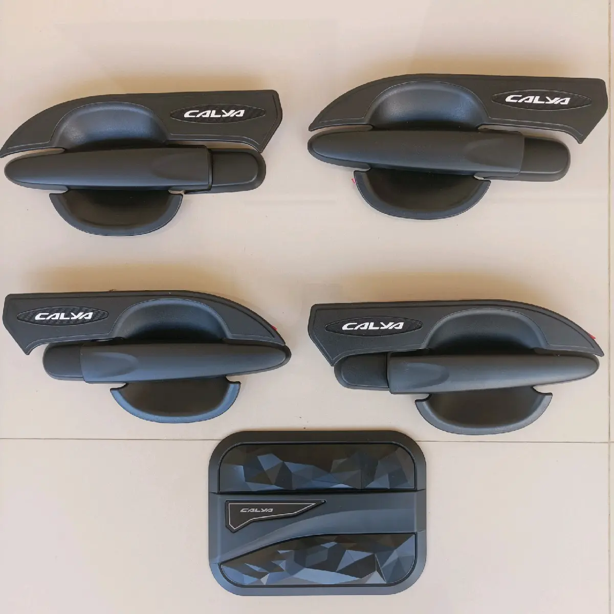 paket outer handle dan tank cover calya Tahun 2015 sampai 2026 warna hitam doff, hitam glossy dan carbon