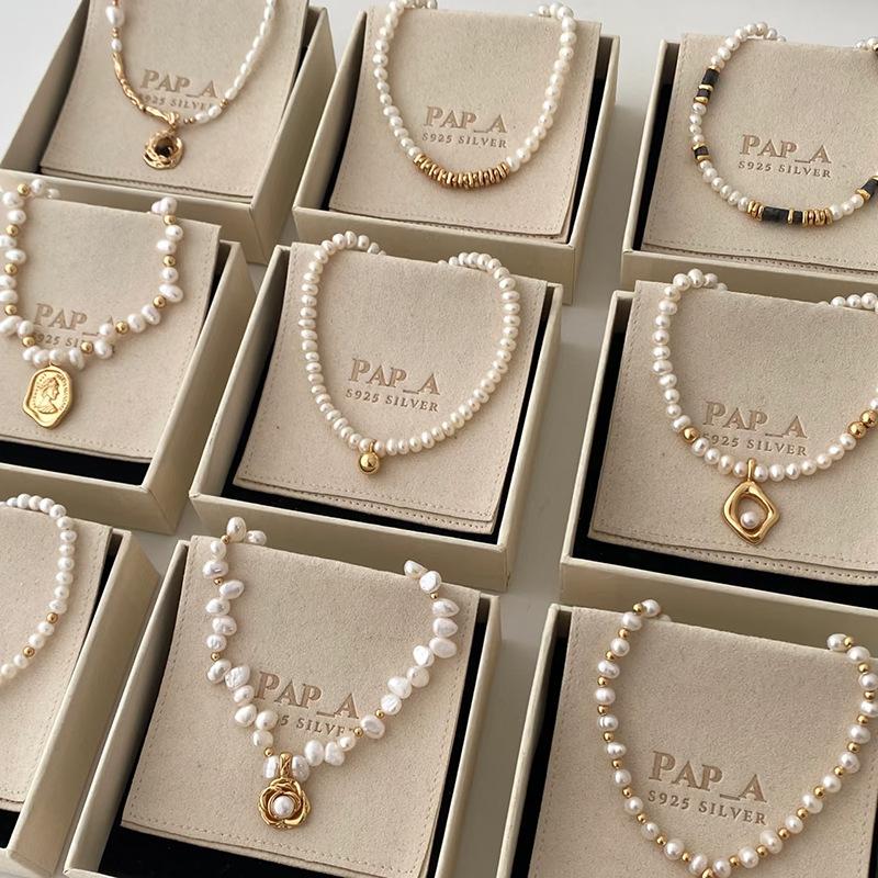 Product Introduction of Pearl Necklace for Women, Niche Light Luxury Design, High-end Fashionable Temperament, Clavicle Chain, Choker, Sweater Chain, Bead Chain 0