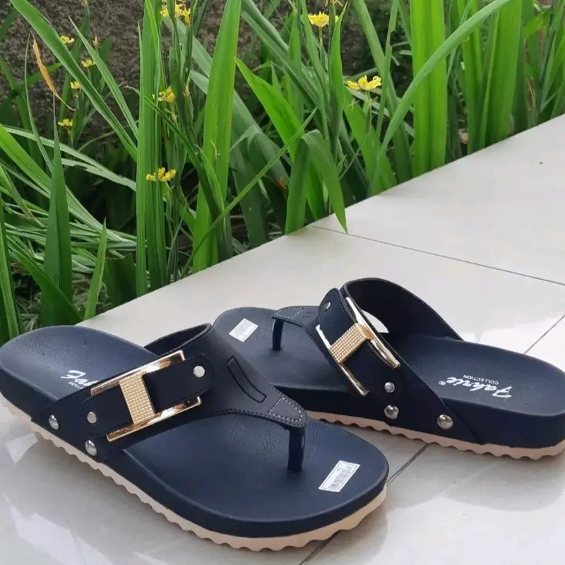 Sandal jepit wanita motif gesper elegan sendal sehari hari 3