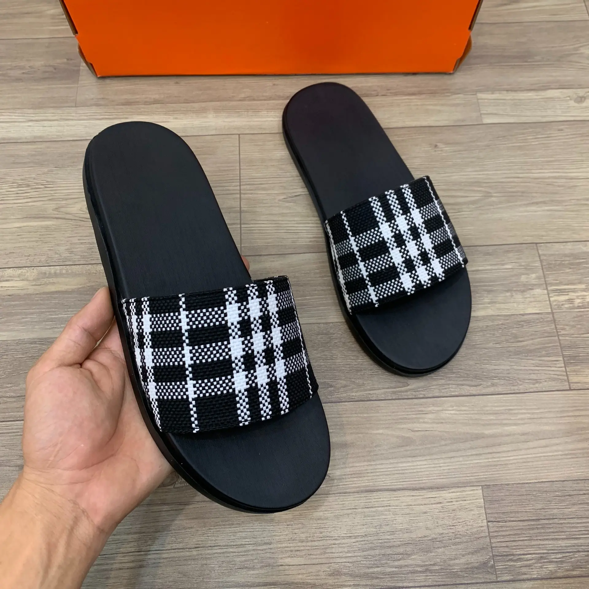 Dép Nam Nữ Quai Da Đế Cao Su [ Khâu đế ] Giữ Fom Tốt Có Hộp Size 38->42 Free Ship Dép Lê Đế Bằng Quai Ngang Slipper