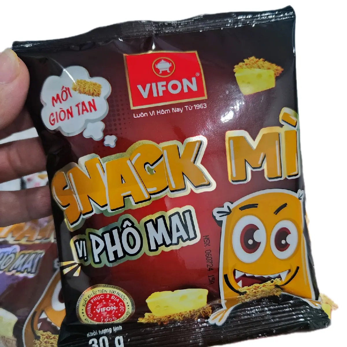 Snack mì Vifon 30g/gói ngon, giòn, thơm vị phomai, chua cay