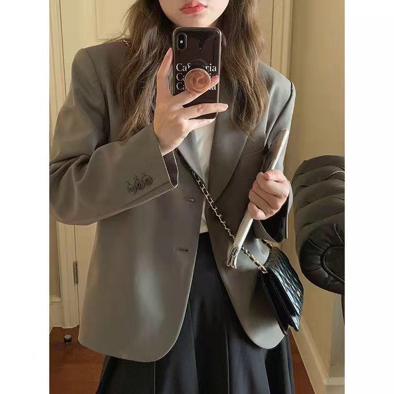 Product Introduction of 2025 Spring and Autumn Small Blazer Jacket for Women Casual Versatile British Style Gray Short Ins Suit Petite Top 1