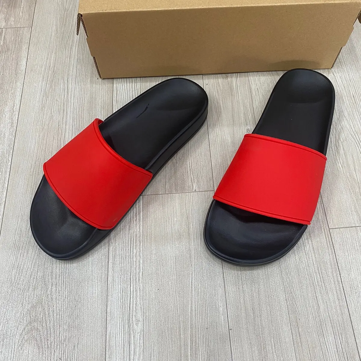 Dép nam mẫu mới cho mùa hè 2024 vs mầu sắc đỏ đen cá tính DéP Slipper