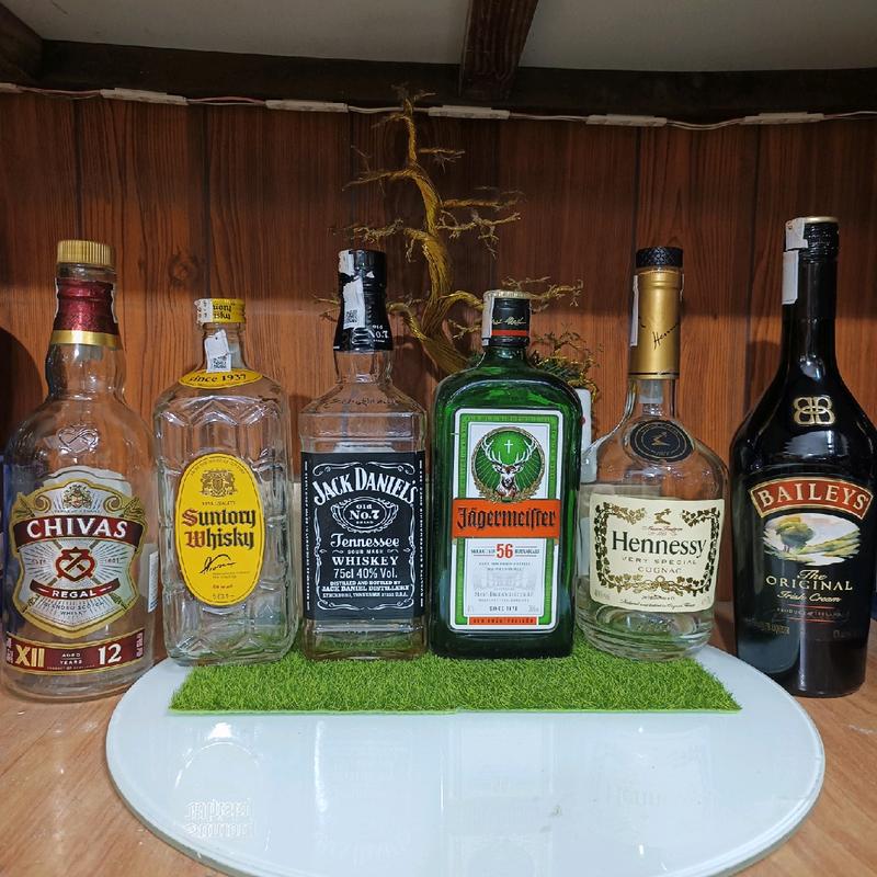 Combo 6 vỏ chai rượu ngoại chính hãng Chivas, Hennessy, JackDaniel,... Decor tủ kệ (chai rỗng)