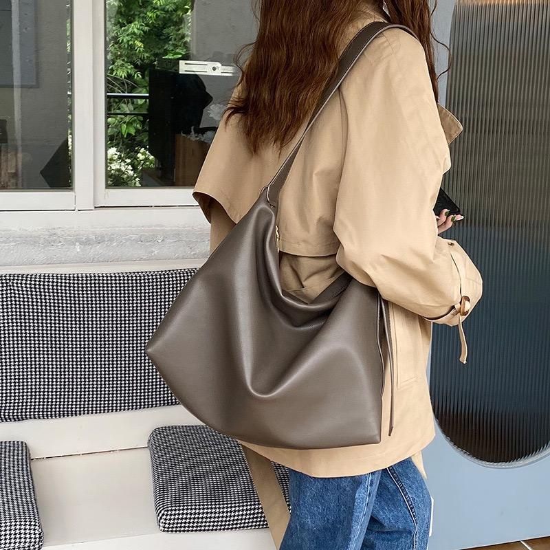 Product Introduction of กระเป๋าใบใหญ่สะพายไหล่ กระเป๋าสำหรับผู้หญิง ทำจาก PU หนังนิ่ม จุของได้เยอะ มี 3 สี ดำ น้ำตาล เทา 10
