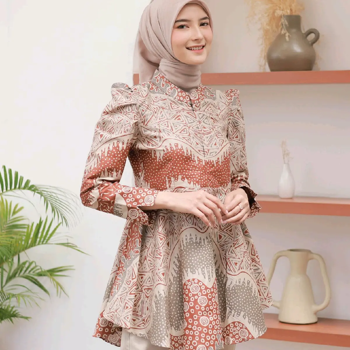 Baju Atasan Batik Wanita Blus Batik Puffy Shoulders Model Peplum Payung Blus Maharani by Batik Aziza