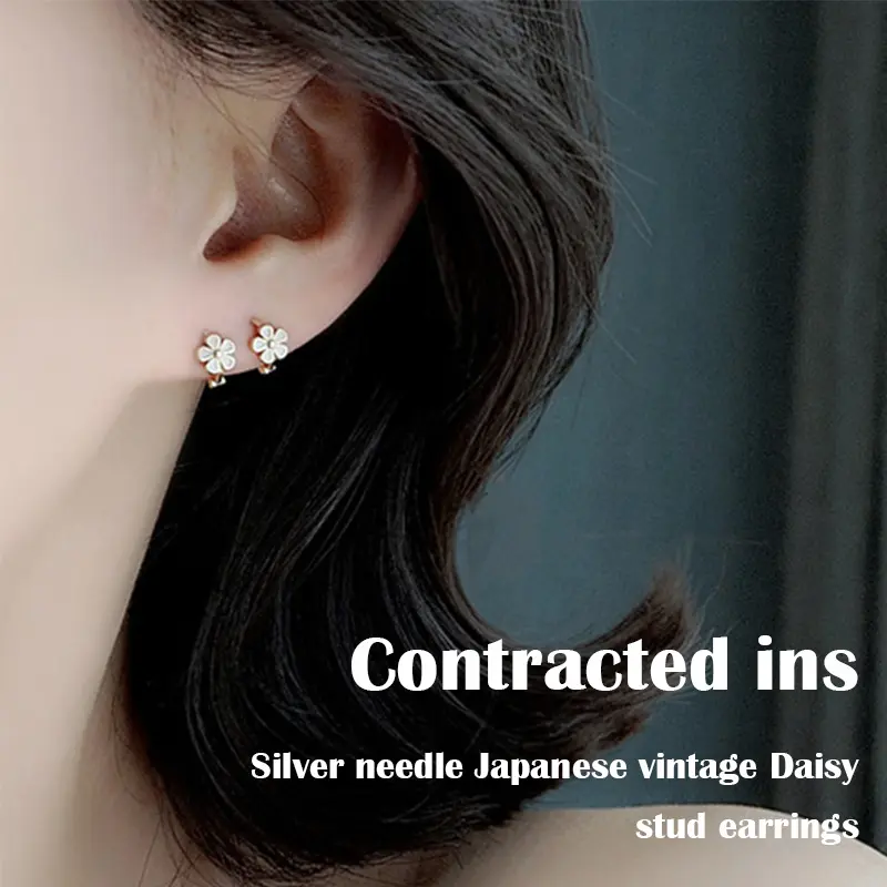 【Sktlz Barang akan dikirim dalam 24 jam】Anting-anting Bunga Daisy Retro Perak S925 Anting-anting Lingkaran Sederhana Desain Ceruk Gesper Telinga 1