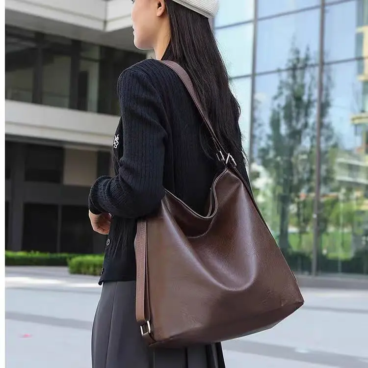 [Lightweight Comfortable Fabric] Korean Style Lazy Single Shoulder Underarm Large Capacity Bag for Women 2024 New Autumn Winter Commuting Retro Versatile Tote Bag
