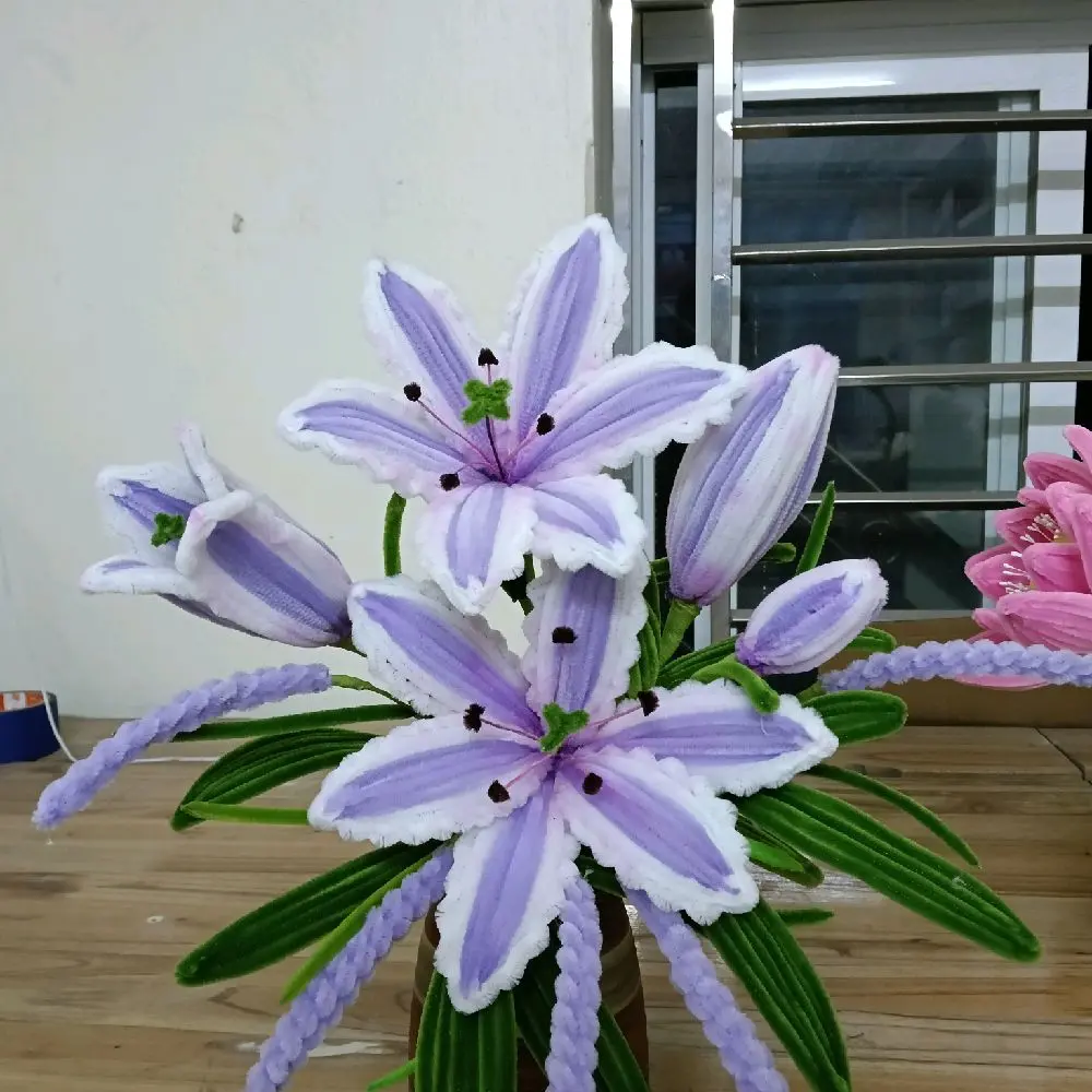 hoa kẽm mhung, hoa trang trí. dùng lâu dài, không cần giặt, chỉ cần lấy máy sấy thổi bụi là lại chơi như mới
