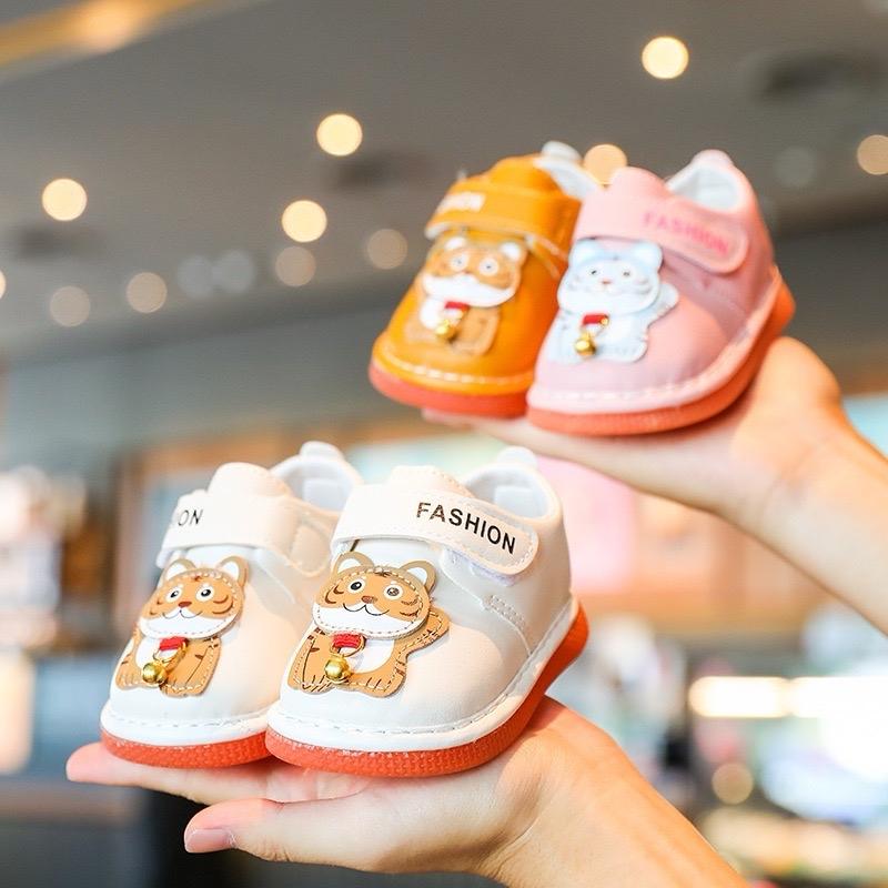  Giày Tập Đi Có Kèn Cho Bé Da PU Cao Cấp Đế Cao Su Mềm Chống Trơn Trượt Có Lục Lạc SHINBABYKIDS Sandal Dép Sandal tiếng kêu 