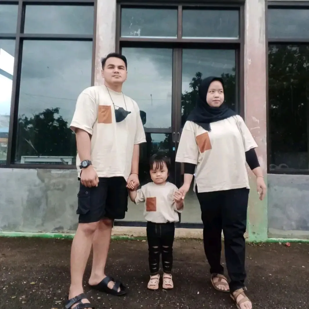 kaos couple keluarga poket kotak (dijual terpisah)