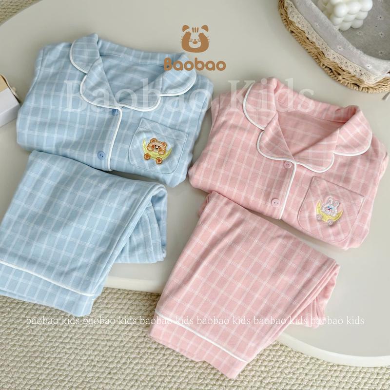   BAOBAO- ODER  BỘ PIZAMA KẺ TÚI NGỰC THÊU HOẠ TIẾT XINH XẮN DỄ MẶC CHO BÉ GÁI - MZ2092 