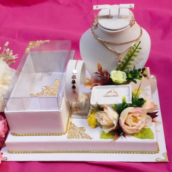 Box mahar pernikahan hantaran seserahan lengkap uang kalung gelang ...