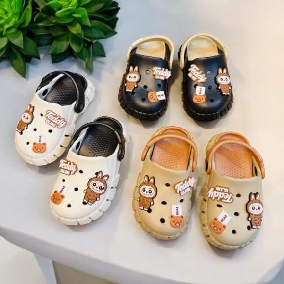 Dép sục cho bé trai bé gái hình labubu siêu dễ thương nhẹ có lỗ thoáng chân bé- đế cao siêu nhẹ Sandal