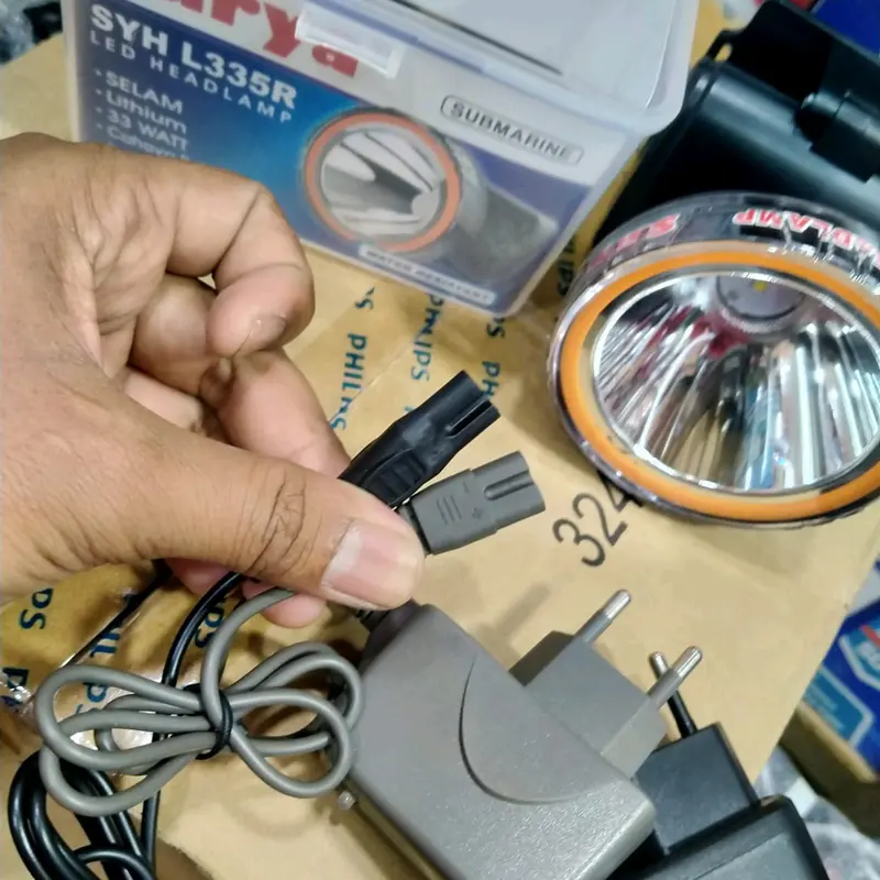 Charger senter kepala khusus Luby/Surya charger 2 lobang angka 8 Aksesoris Ponsel 2
