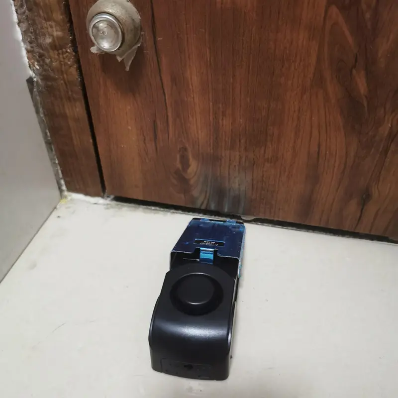Battery Required Door Stop Alarm, 120dB Adjustable Home Door Stop Alarm, Security Alarm For Home Hotel (Without Battery) 7