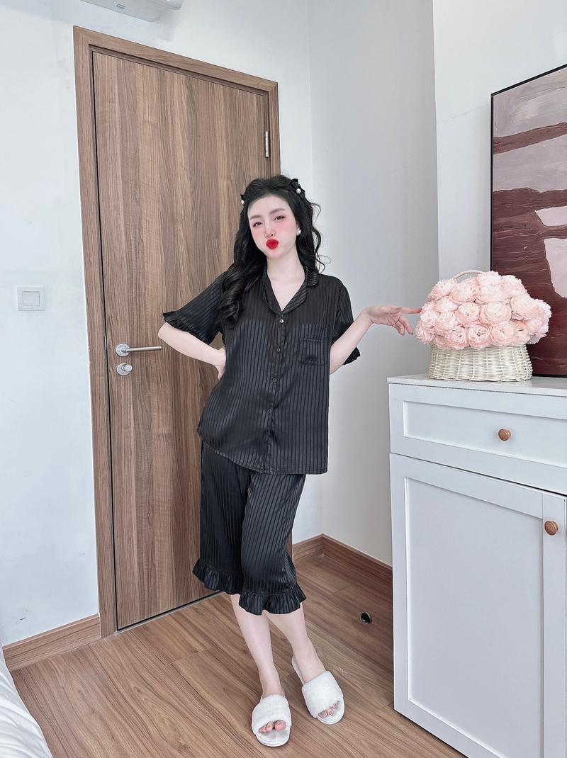 Product Introduction of Đồ Bộ Lụa Xước Bigsize Chất Mát - Tay ngắn quần lửng M2 53
