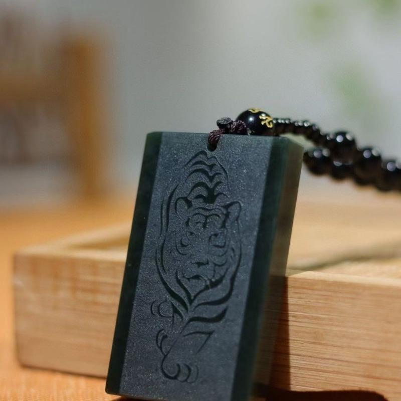 Product Introduction of New sapphire tiger pendant, natal year tiger male and female safety pendant 4