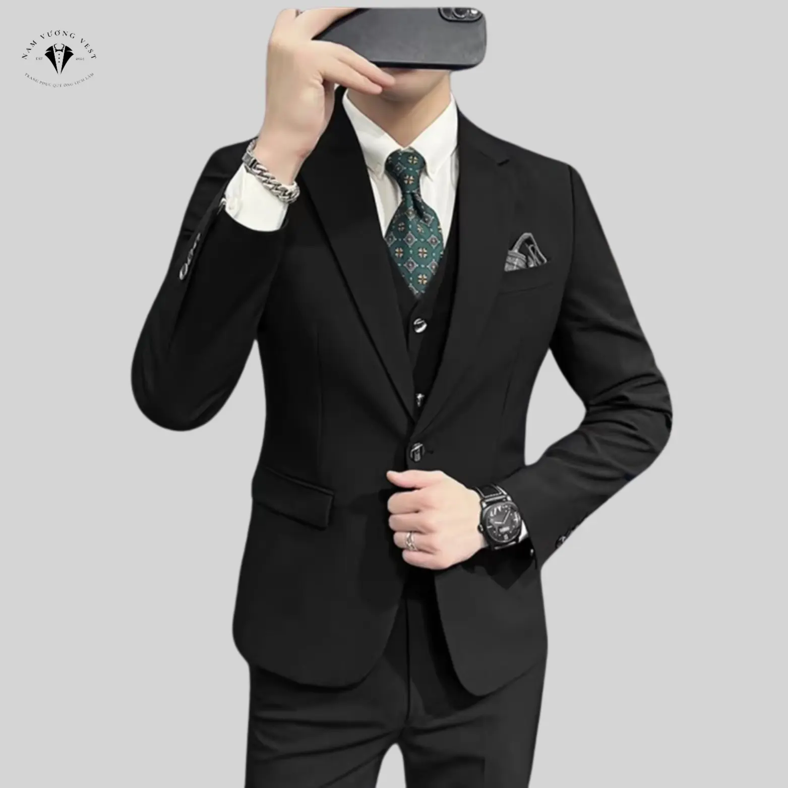 Bộ Vest Có Ghile Màu Đen Chất Tuytsi Cao Cấp Không Nhăn Không Bám Bụi Tặng Kèm 3 Món Phụ Kiện Menswear Kem Nhung Áo Sơ Mi Pants