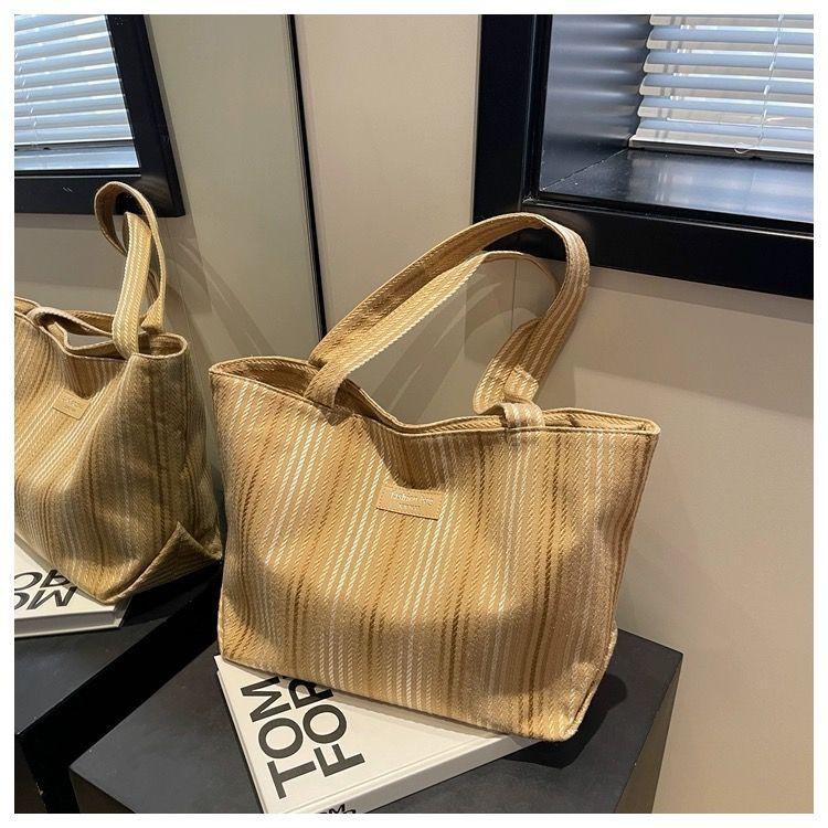 Product Introduction of Túi Tote Sức Chứa Lớn, Thời Trang Phong Cách Hàn Quốc, Túi Tote Đeo Vai Đơn Giản, Thích Hợp Cho Sinh Viên Đại Học Và Phụ Nữ, Phong Cách Ins, 2024 Bag Chữ Nhật 15