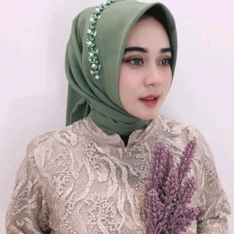 Hijab Segi Empat Payet / Jilbab Payet Segi Empat / Bella Square Payet Mutiara / Kerudung Segi Empat Payet / Jilbab Payet Bella Square 4