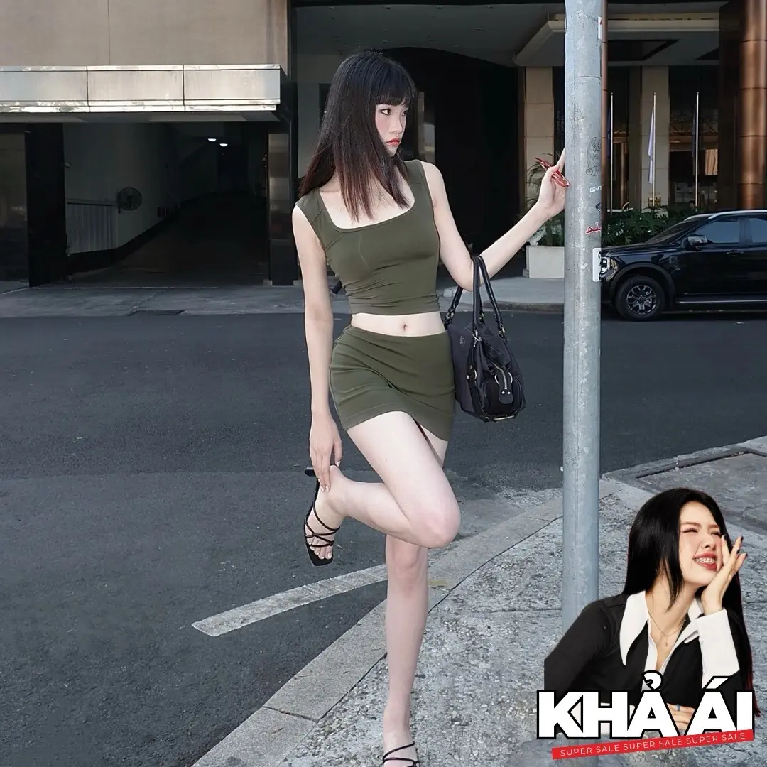 OLALASTUDIO Áo thun croptop cách điệu cổ vuông Cổ điển