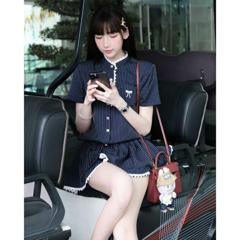 Set Váy Nữ Jumpsuit Cổ Tàu Phối Viền Ren Đính Cúc Đồng Túi Thêu Nơ Kèm Quần Short Rời TA-1369 Women Kem Top Áo Xanh