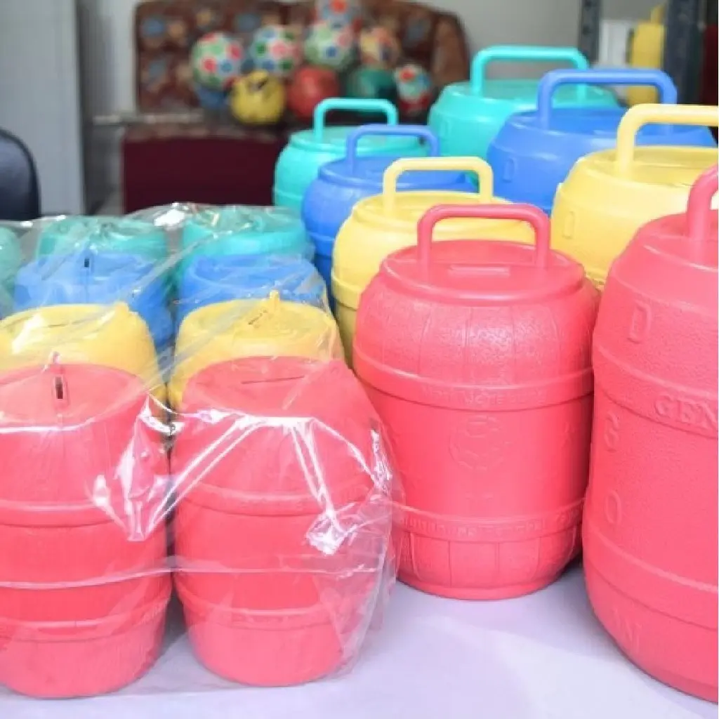 Celangan Plastik Untuk Menabung-Celengan Random Ukuran Besar/kecil 1pcs