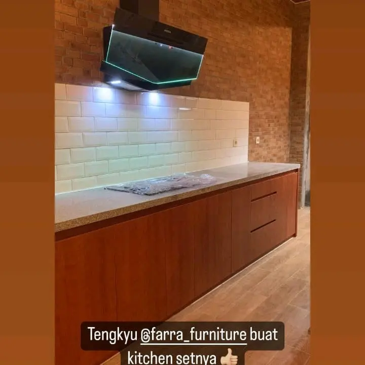 kitchen set minimalis custom lemari pakaian minimalis custom lemari bawah tangga backdroptv granit sleb hpl cat Duco melamic meja rias semua bisa custom ukuran dan model Pintu Geser Pintu Geser Laci Tahan Lama Tahan air Antik Hitam Terakit Furniture
