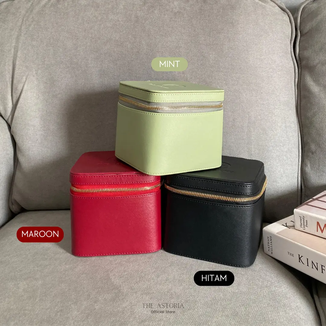 AZURA BOX EMAS BY THE ASTORIA