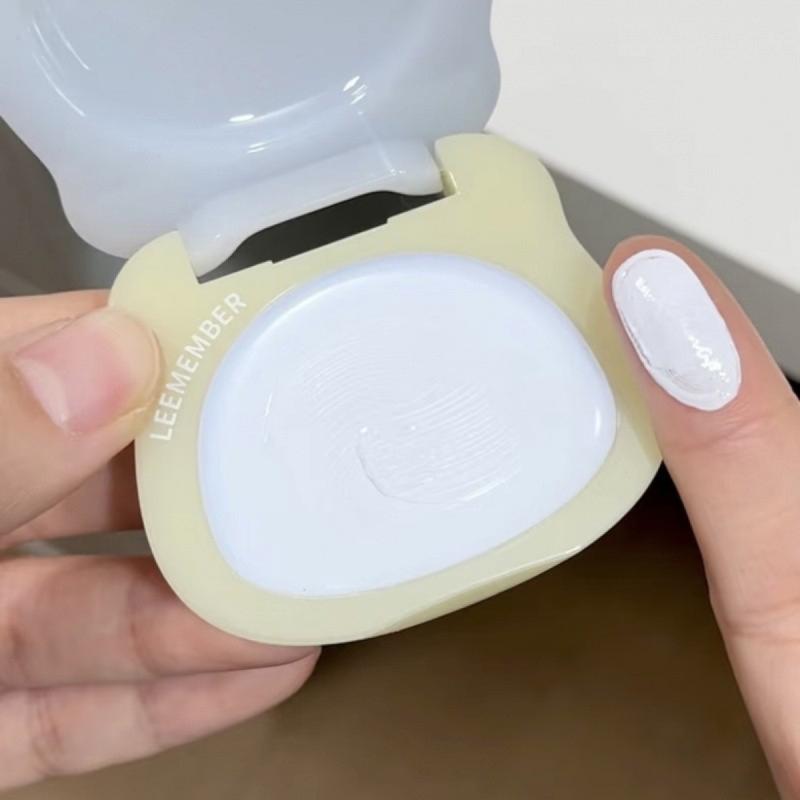 LEEMEMBER Highlighting Cream Waltz Bear Series Soft Highlighting Cream Face Brightening Concealer 2
