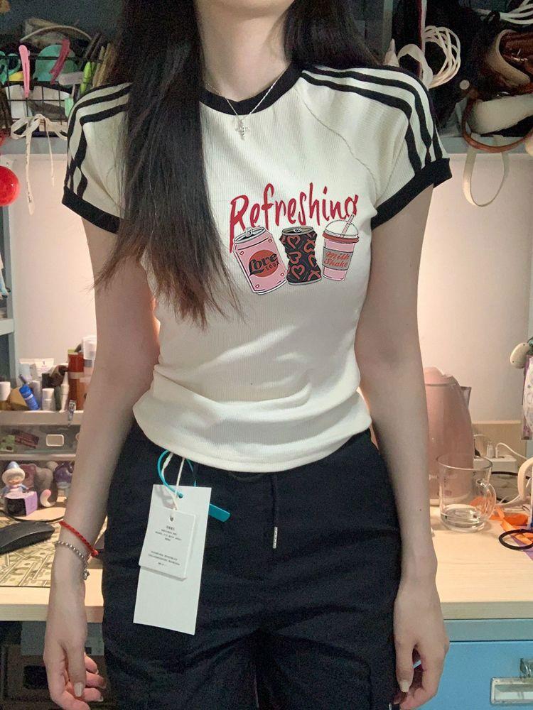 Product Introduction of American Retro Summer Three-Stripe Short Sleeve T-Shirt for Women, Regular Shoulder, Short White Internet Celebrity Top, Ins Trend 6