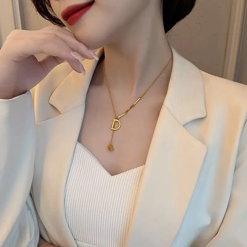 Vòng Cổ Thép Titan Thời Trang, Dành Cho Phụ Nữ, Đơn Giản Và Dễ Phối Đồ Với Chữ D Và E, Mặt Dây Chuyền Ngắn, Thanh Lịch, Không Phai Màu, Thích Hợp Làm Quà Tặng Cho Bạn Gái, Mẹ, Vợ 3