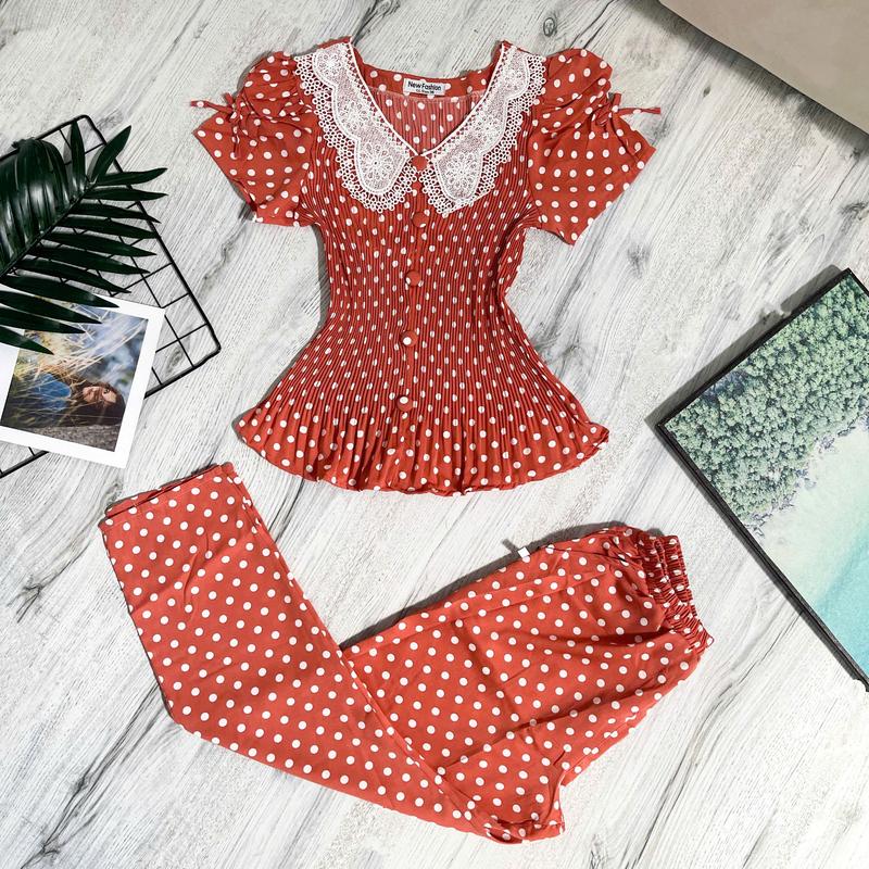 { ĐỒ BỘ DÀI DẬP LY} sét đồ bộ dài dập ly ,cổ phối ren ,chất liệu vải mango mền mịn mát ,thấm hút mồ hôi tốt ,mặt tôn dáng tôn da ,có 3 size 40-71 kg cho chị em tha hồ lựa chọn 1